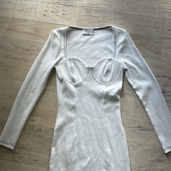 ASOS white fitted dress - Picture 2 of 8